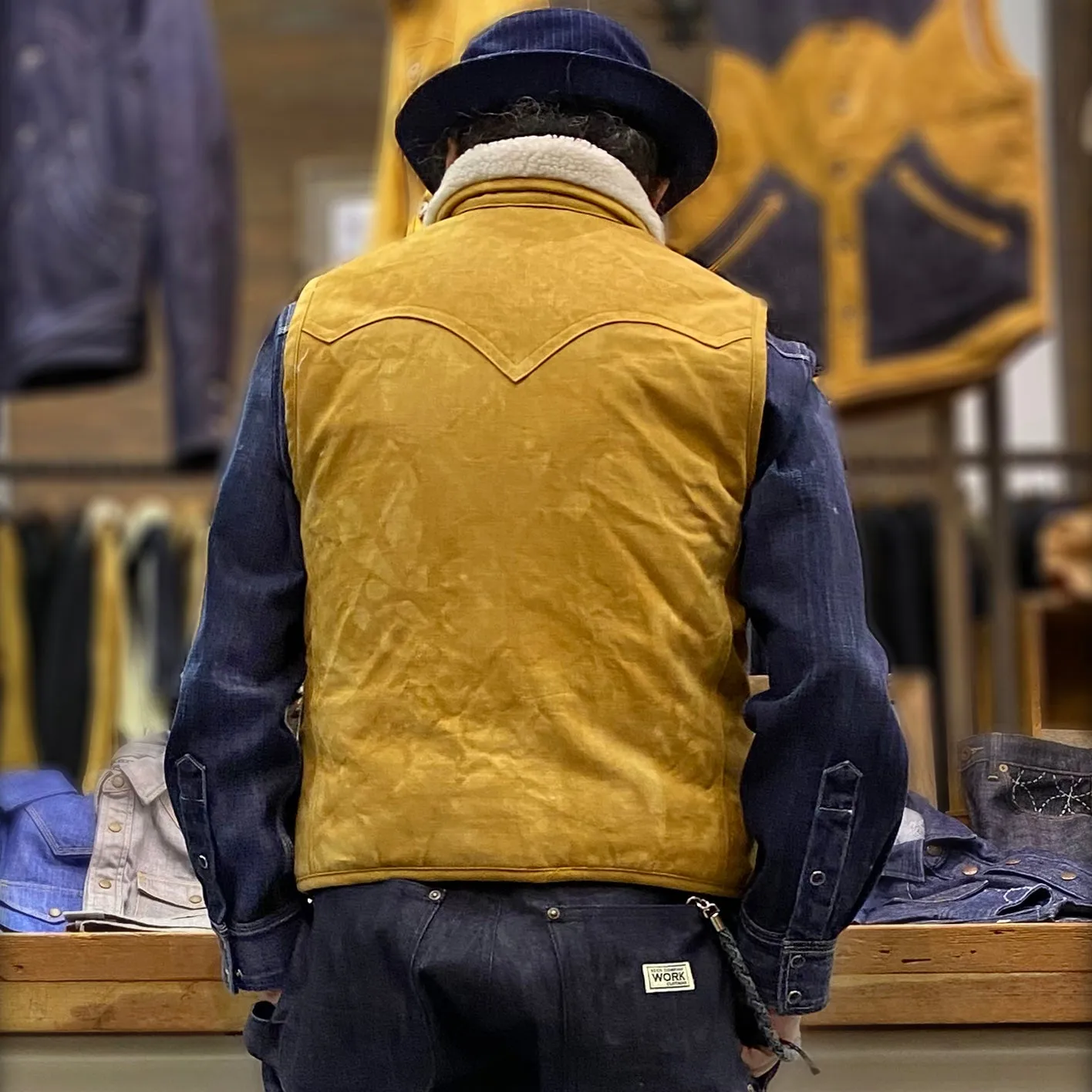BZEN M.3203RR IDAHO-SC REGULAR FIT VEGGIE DYED CANVAS 2 POCKET SHERPA LINED VEST-12.5OZ-E0 SIENNA