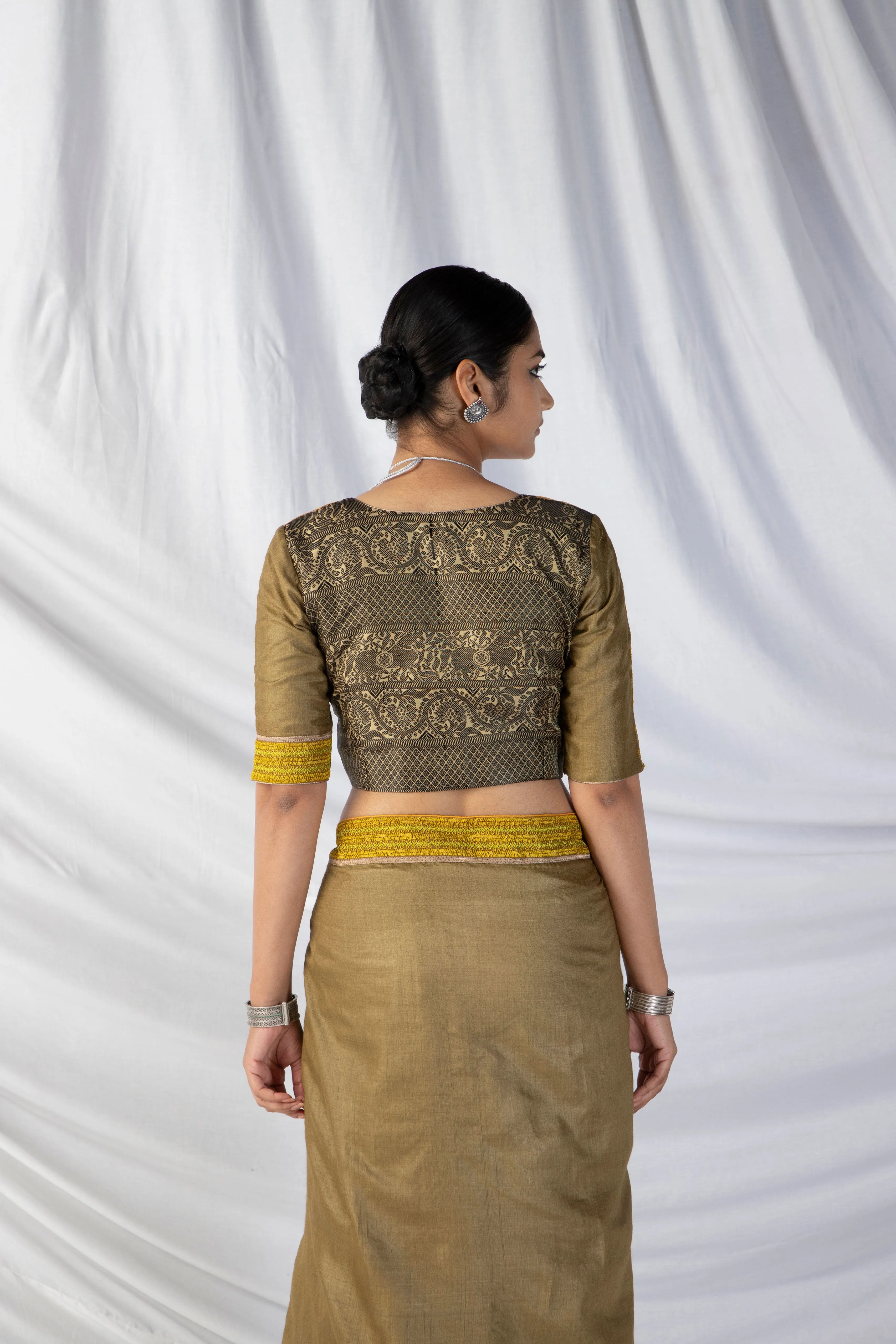 Gandberunda Saree And Blouse Setin Tortilla Brown And Black
