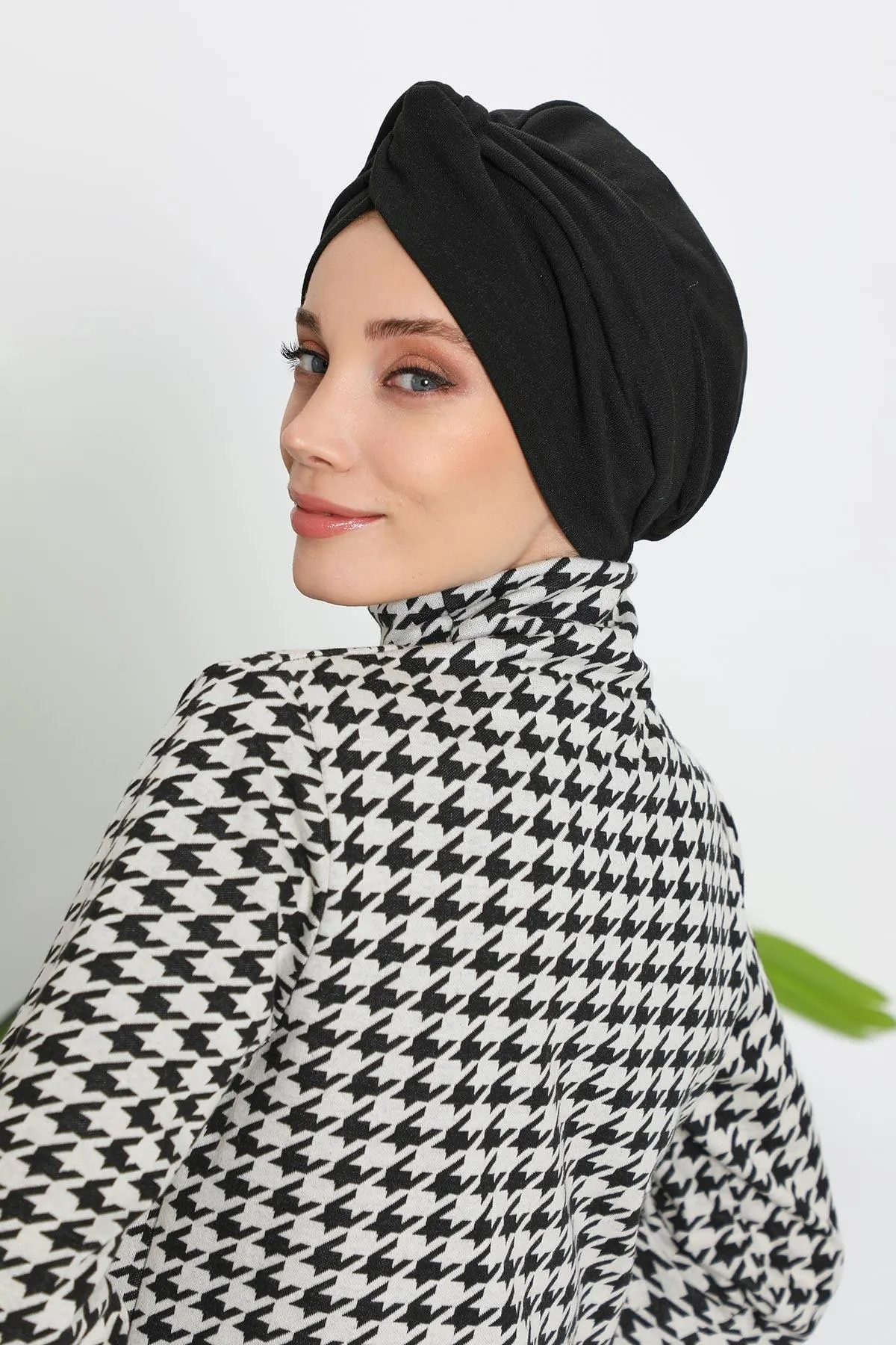 Stretchable Ribbed Winter Turban Bonnet for Women, Soft Polyviscose Headwrap, Cozy and Stylish Stretchable Headwrap for Cold Weather,B-4RB
