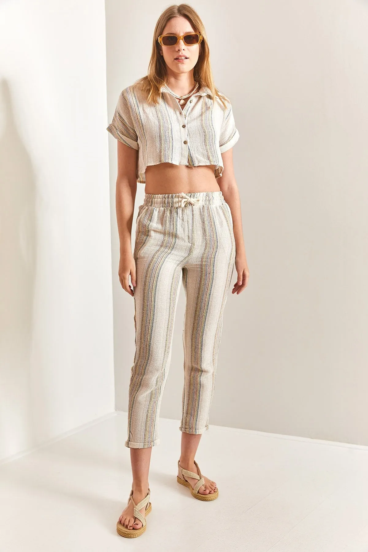 Striped Linen Crop Set, Elegant Stylish Linen Duo, Striped Outfit, Crop Top And Pants, Chic Summer Stripes, Casual Crop Set